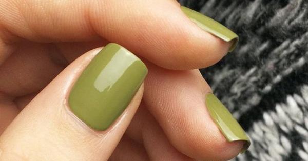 Unhas verde-oliva: a tendência que conquistou o Pinterest